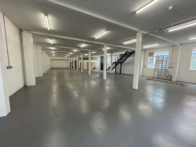 Studio at Vacant warehouse Borehamwood, N493 (photo 3)