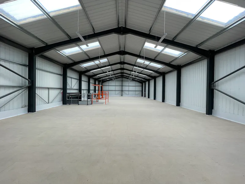Beams at Vacant warehouse Borehamwood, N493 (photo 6)