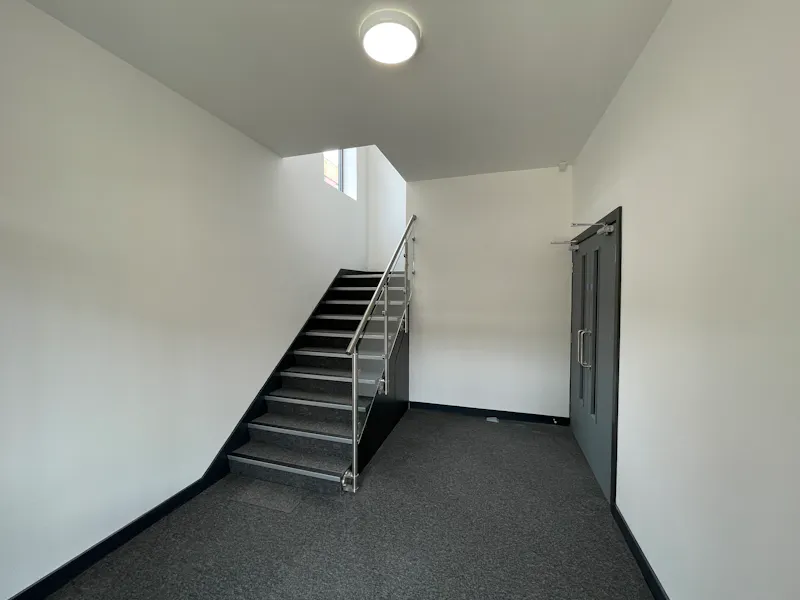 Staircase at Vacant warehouse Borehamwood, N493 (photo 5)