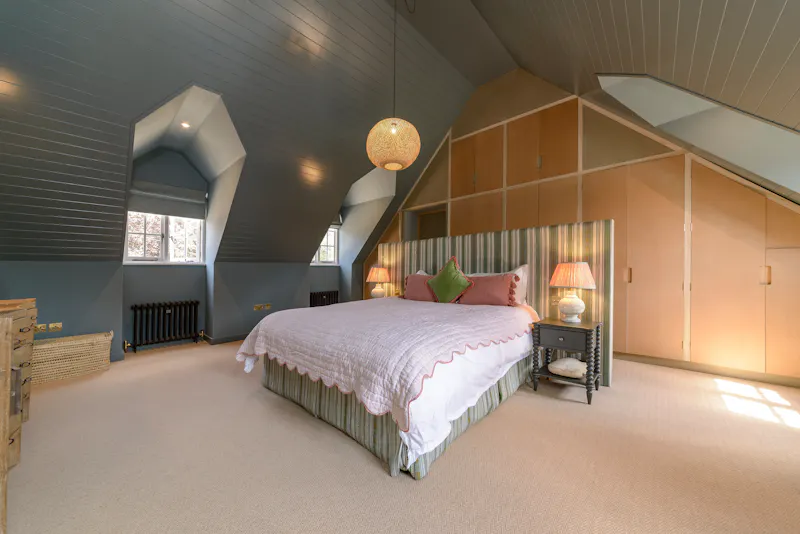 Bedroom at Charming farmhouse Alresford, L755 (photo 13)