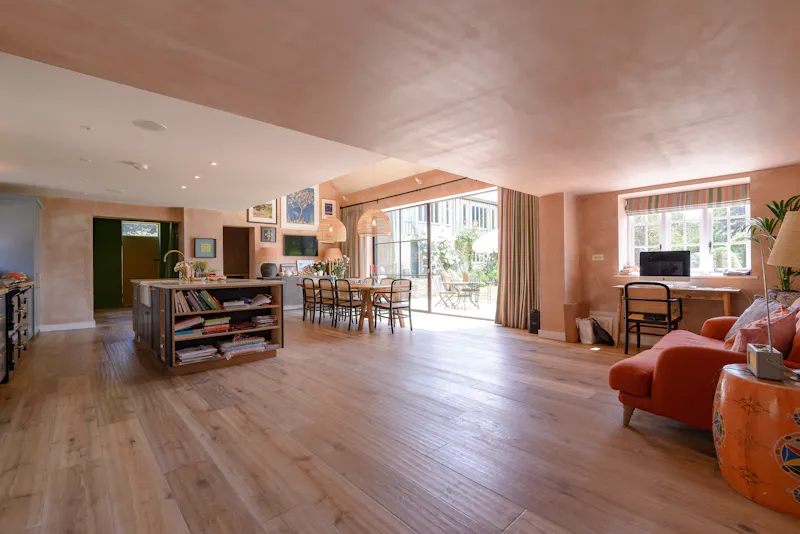 Open plan at Charming farmhouse Alresford, L755 (photo 5)