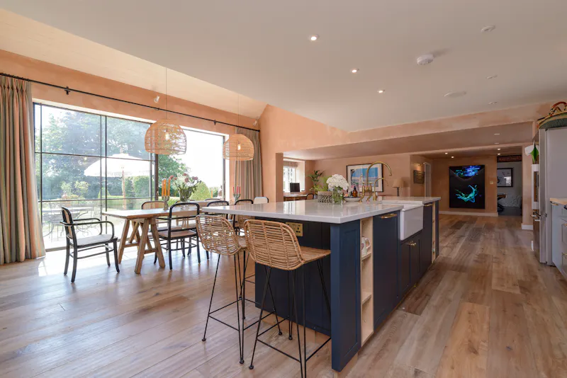 Kitchen island at Charming farmhouse Alresford, L755 (photo 6)
