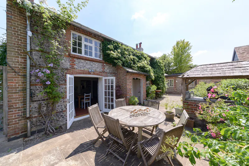 Terrace/Patio at Charming farmhouse Alresford, L755 (photo 18)