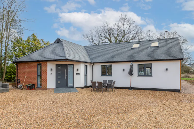 Modern Chalet Watton-at-Stone, D2731 (photo 37)