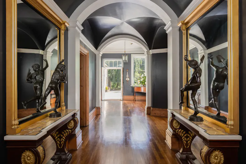Corridor at Stunning Yorkshire Queen Anne, A1616 (photo 16)