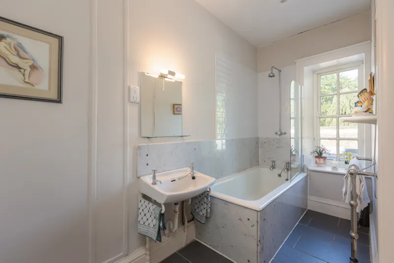 Bath at Stunning Yorkshire Queen Anne, A1616 (photo 25)