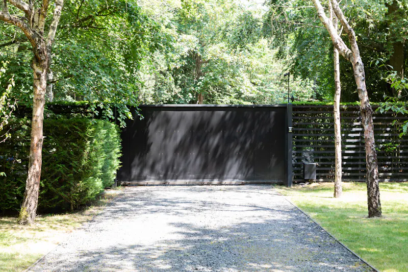 Gate at Iconic Skywood House, D1140 (photo 64)