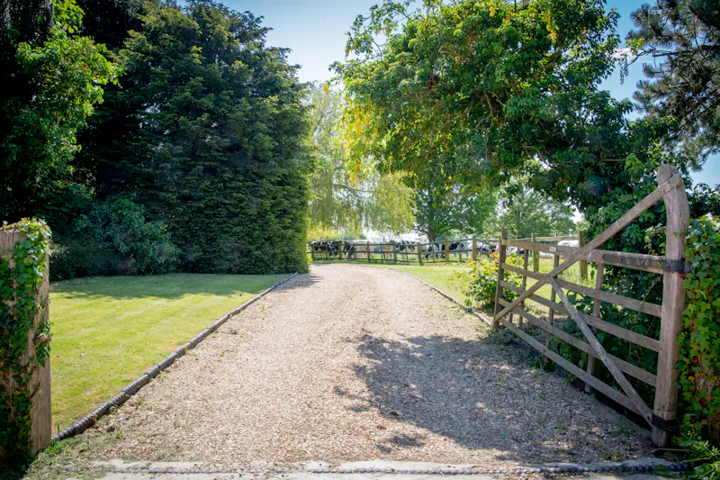 Driveway at Impressive Lincolnshire home, A1615 (photo 66)