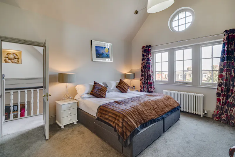 Bedroom at Wandsworth pool house, B2024 (photo 18)