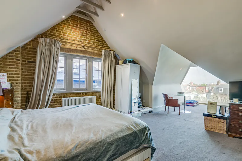 Bedroom at Wandsworth pool house, B2024 (photo 25)