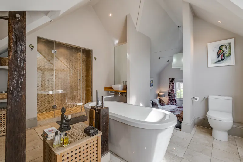 Bathroom at Wandsworth pool house, B2024 (photo 21)