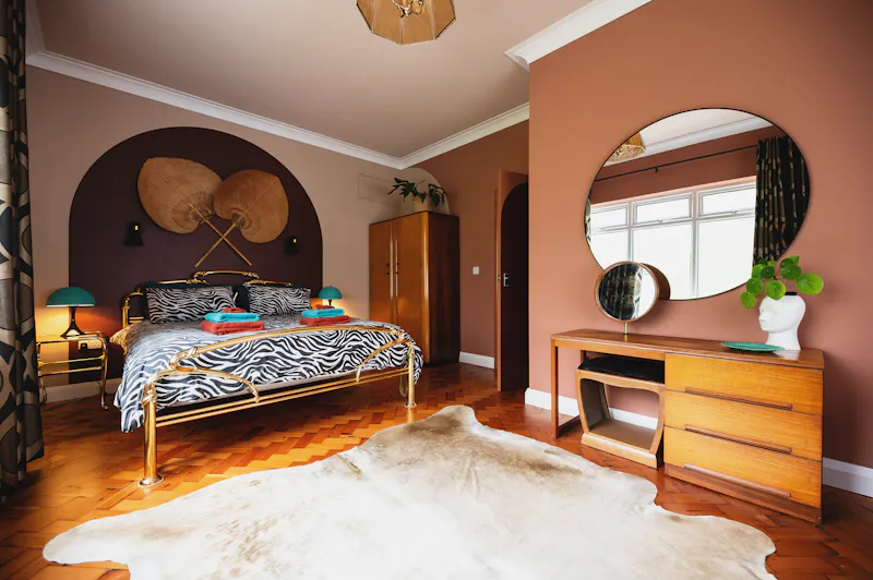 Bedroom at Broadstairs Art Deco house, D2726 (photo 34)