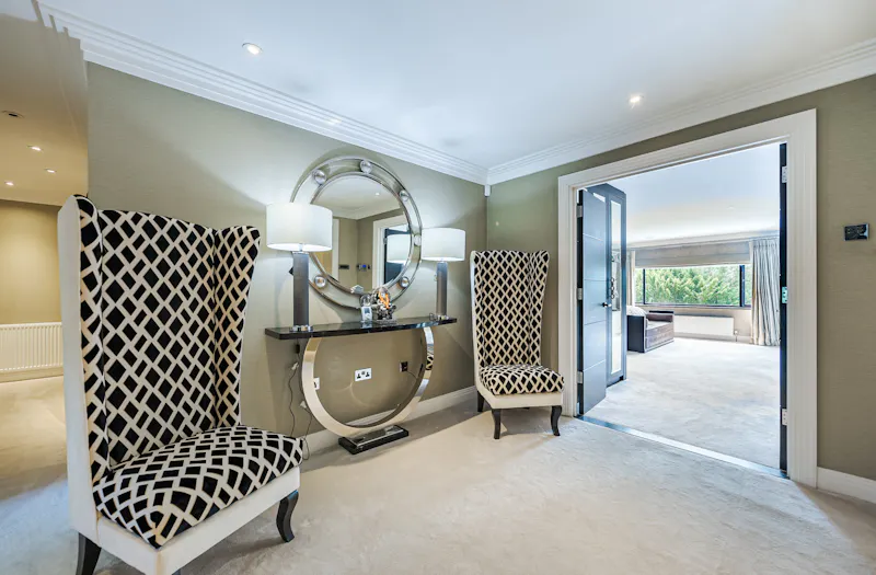 Contemporary Croydon Manor  , D2728 (photo 22)
