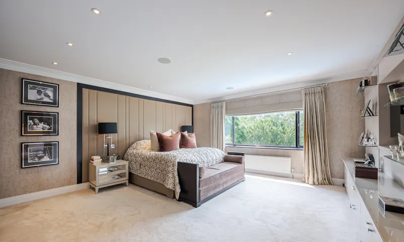 Bedroom at Contemporary Croydon Manor  , D2728 (photo 23)