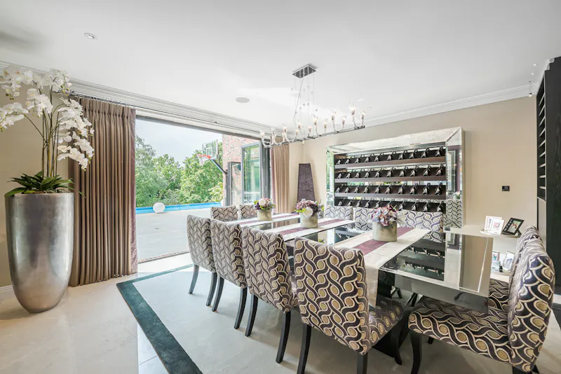 Contemporary Croydon Manor  , D2728 (photo 14)