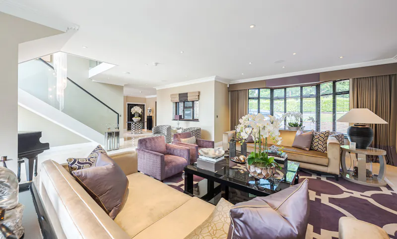 Contemporary Croydon Manor  , D2728 (photo 3)