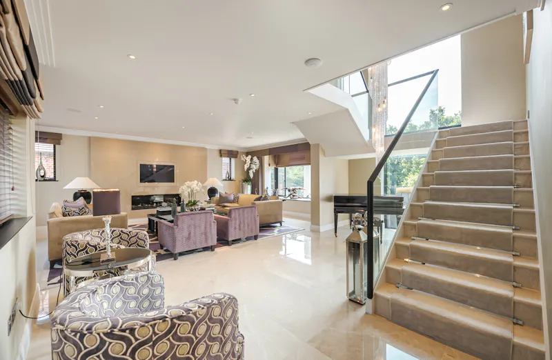 Staircase at Contemporary Croydon Manor  , D2728 (photo 18)