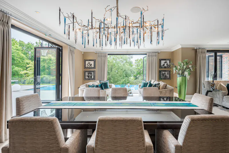Contemporary Croydon Manor  , D2728 (photo 10)