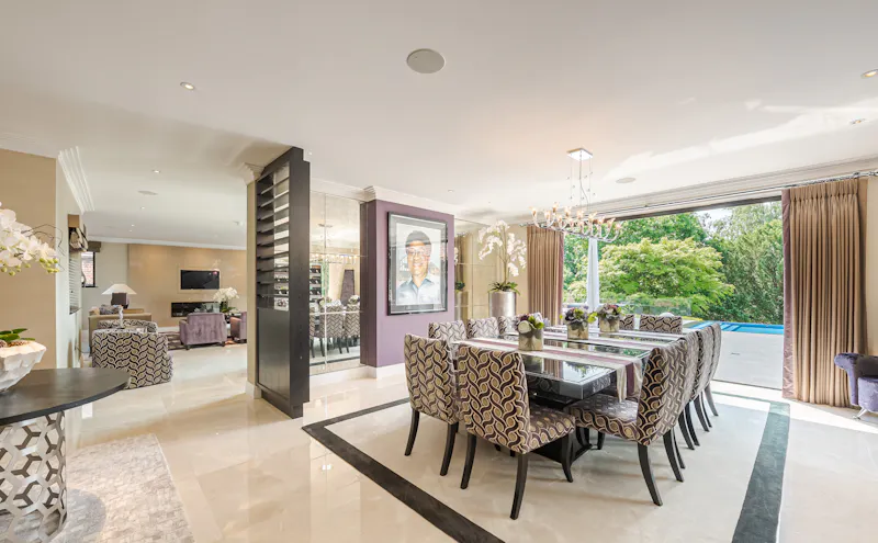 Dining room at Contemporary Croydon Manor  , D2728 (photo 12)