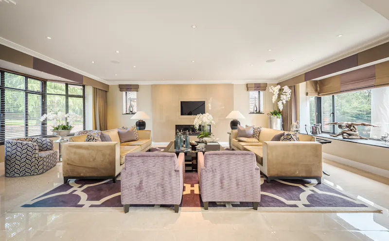 Living Room at Contemporary Croydon Manor  , D2728 (photo 2)
