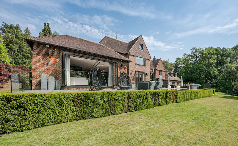 Contemporary Croydon Manor  , D2728 (photo 49)