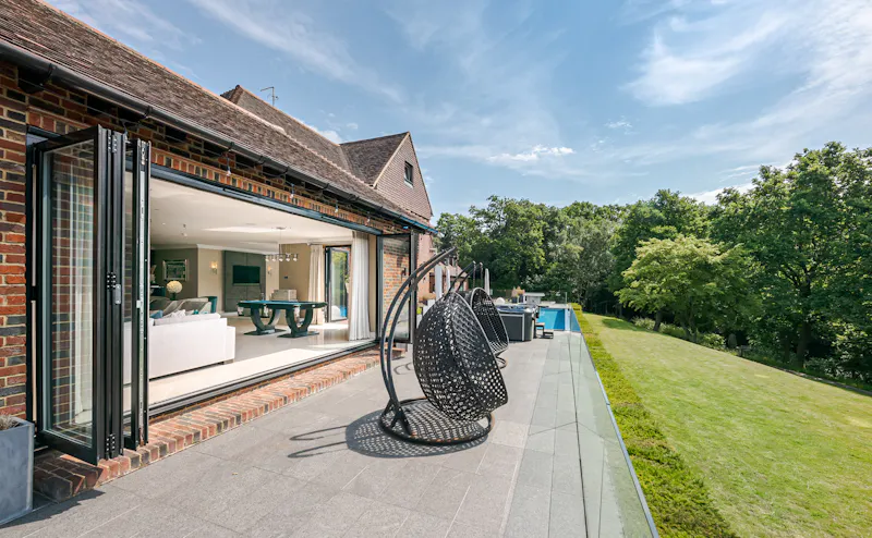 Contemporary Croydon Manor  , D2728 (photo 46)
