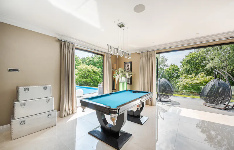 Contemporary Croydon Manor  , D2728 (photo 40)