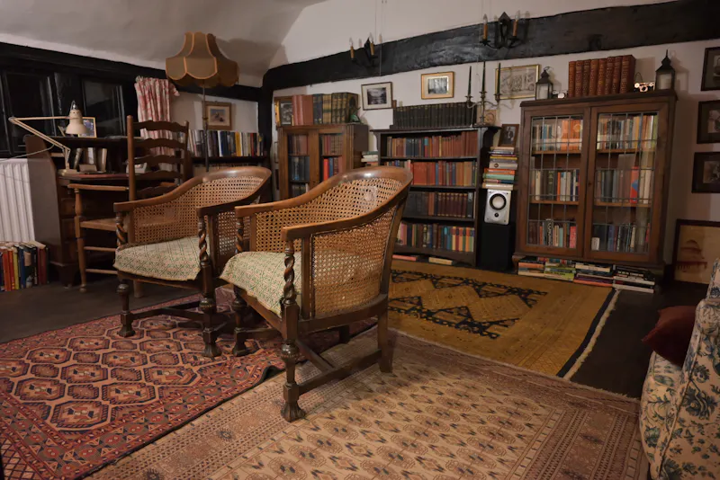 Sitting room at Jacobean house Cowley Peachey, H1023 (photo 5)