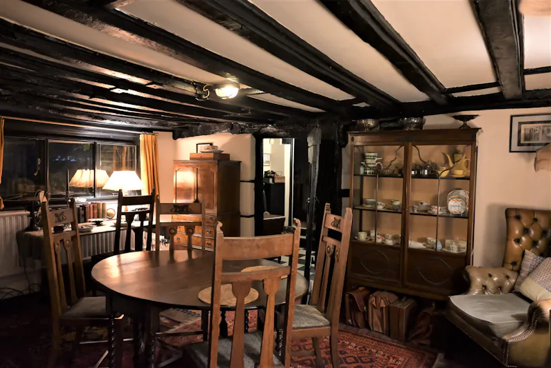 Dining room at Jacobean house Cowley Peachey, H1023 (photo 7)
