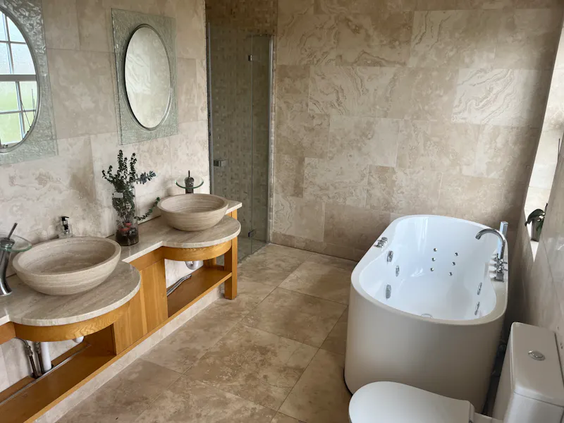 Chigwell white stucco home, D2727 (photo 30)
