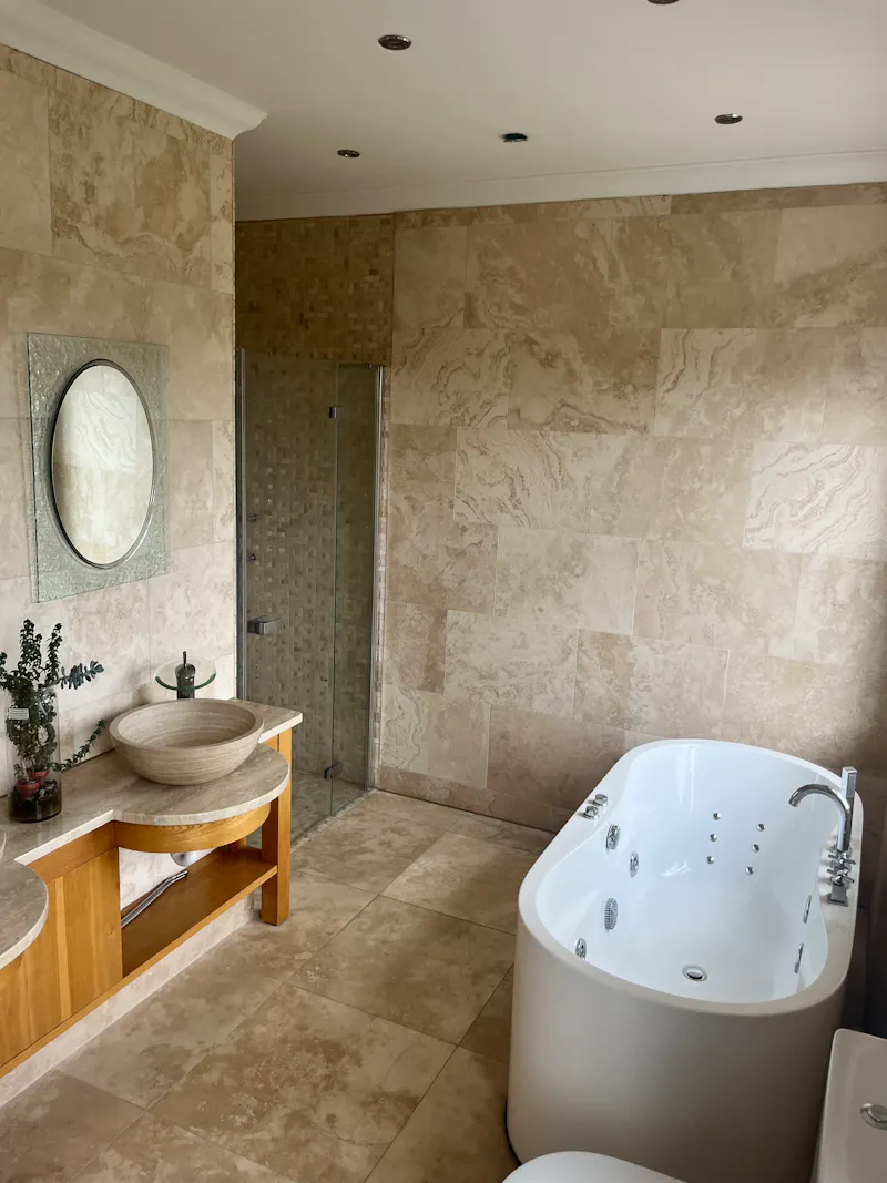 Bathroom at Chigwell white stucco home, D2727 (photo 31)