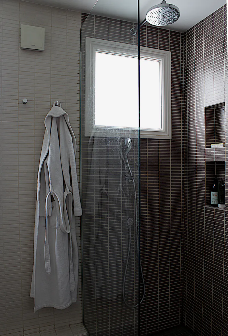 Shower at Stylish Telegraph Hill house, B1857 (photo 22)