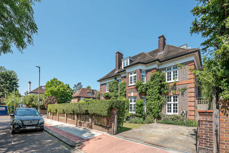 Driveway at Large Period Putney House, E518 (photo 33)