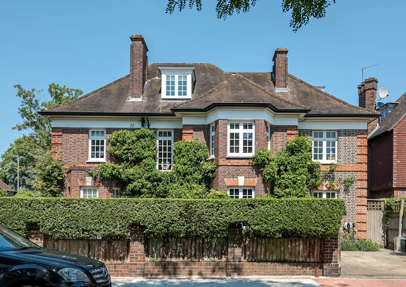 Large Period Putney House, E518 (photo 34)