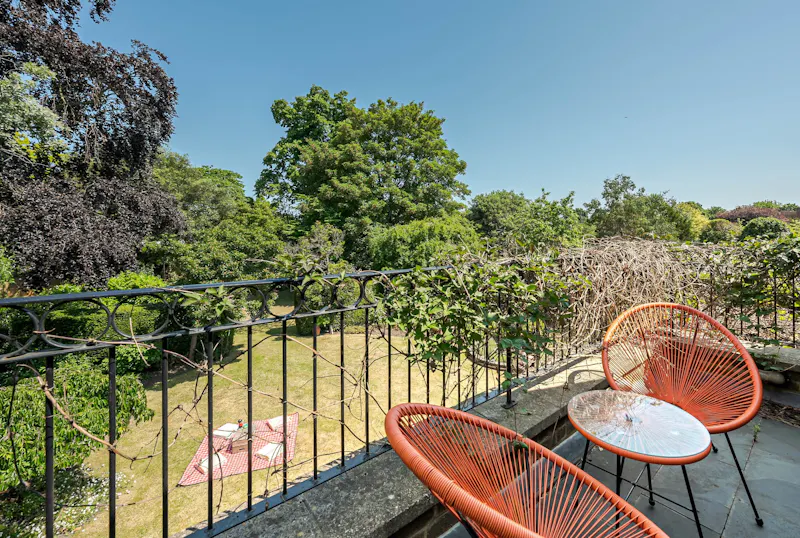 Balcony at Large Period Putney House, E518 (photo 38)