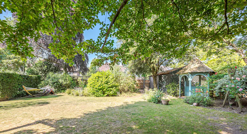 Folly / gazebo at Large Period Putney House, E518 (photo 44)