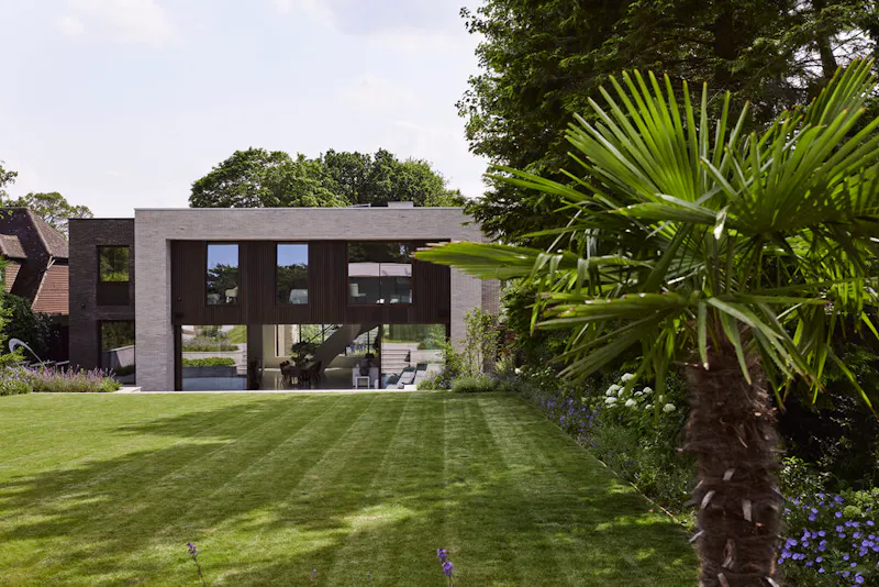 Garden at Sleek Rickmansworth pool house, K491 (photo 7)
