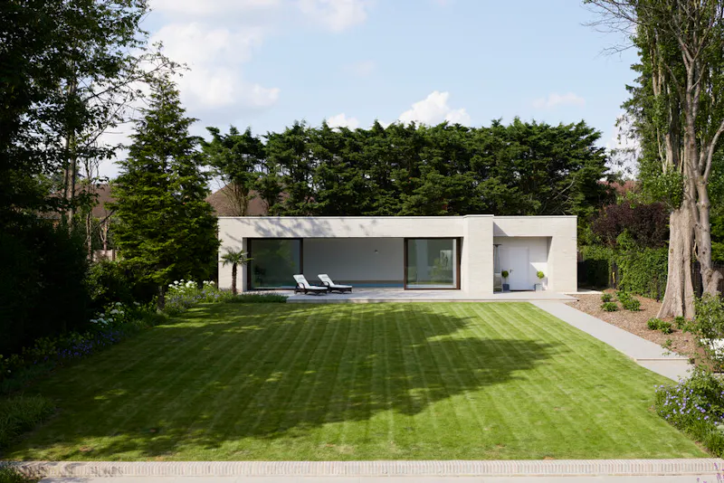 Summer house at Sleek Rickmansworth pool house, K491 (photo 8)
