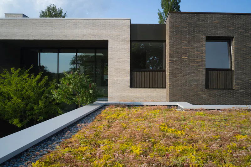 Roof terrace at Sleek Rickmansworth pool house, K491 (photo 18)