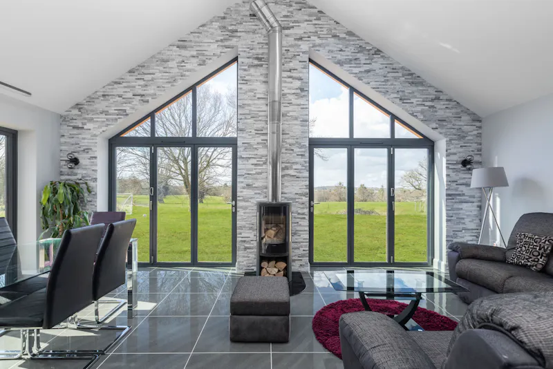Modern Chalet Watton-at-Stone, D2731 (photo 4)