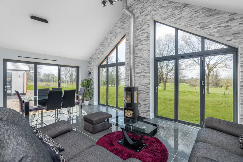 Modern Chalet Watton-at-Stone, D2731 (photo 3)
