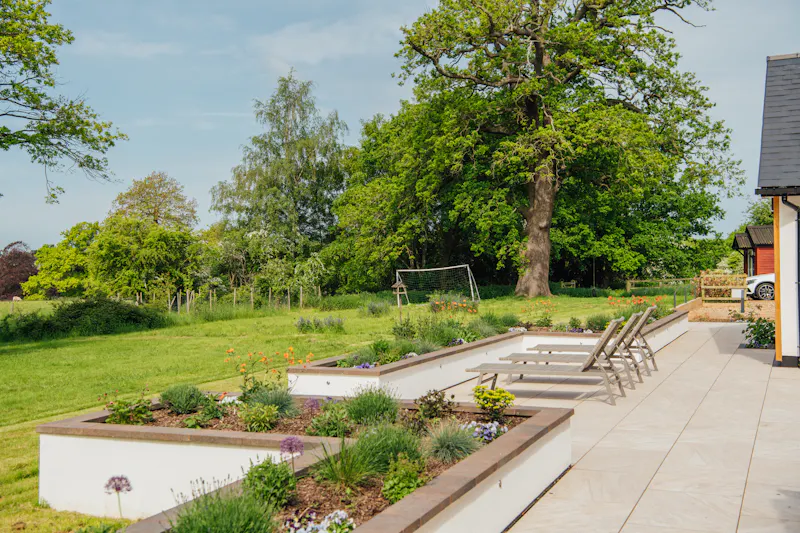 Garden at Modern Chalet Watton-at-Stone, D2731 (photo 27)