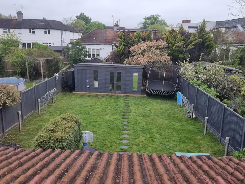 Garden at Borehamwood family house , D2737 (photo 12)