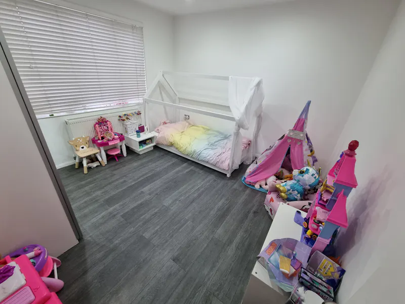 Bedroom - child's at Borehamwood family house , D2737 (photo 9)