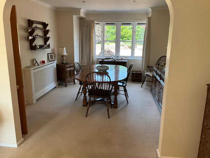 Dining room at Rickmansworth country bungalow, B1572 (photo 13)