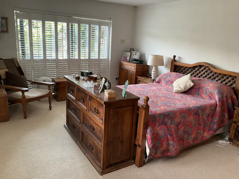 Bedroom at Rickmansworth country bungalow, B1572 (photo 7)