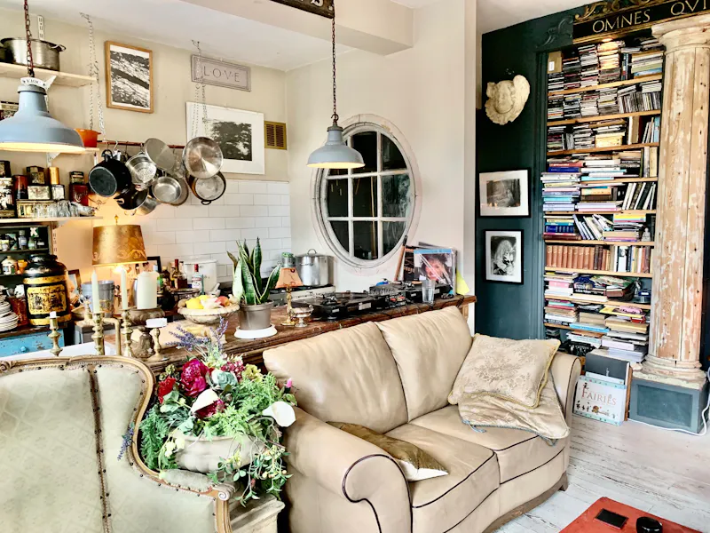 Eclectic Georgian Pub Apartment, F1238 (photo 6)