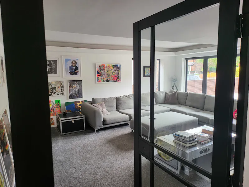 Modern Manchester family home, D2732 (photo 3)