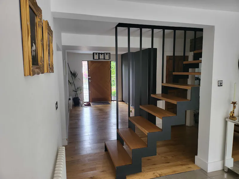 Entrance hall at Modern Manchester family home, D2732 (photo 23)