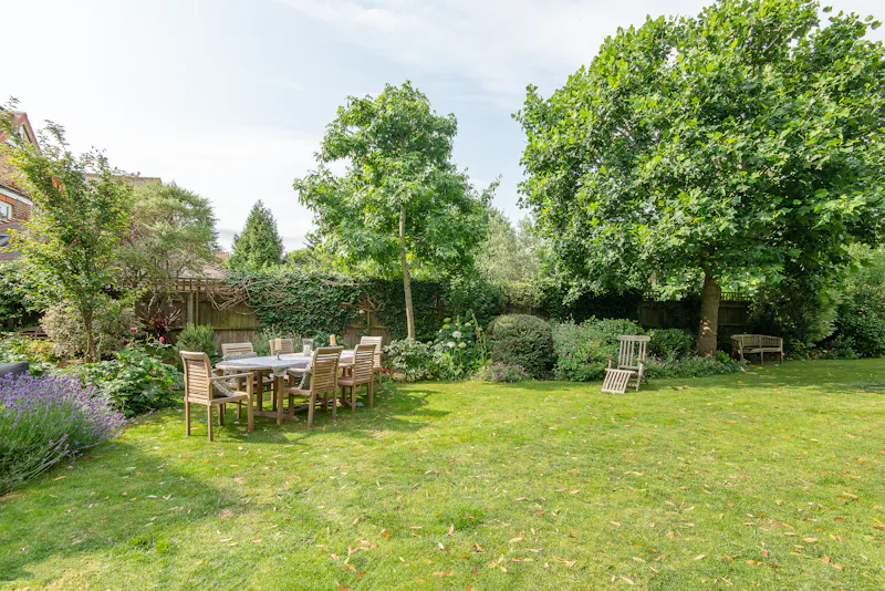 Sunny Ealing Family House, B1895 (photo 30)